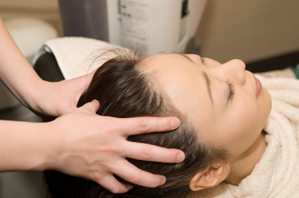 Japanese Head Spa vs. Dry Head Spa: What’s the Difference?